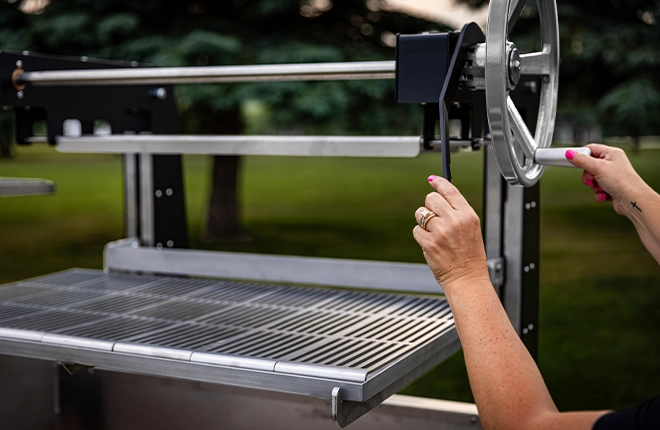 Knack Buena Vista cable free cantilever arms